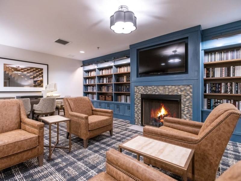 The independent living library at The Emerson at St. Peters.