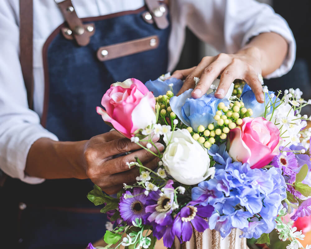 Room With a Bloom: A Floral Arrangement Workshop